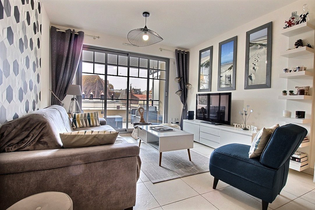 /picture/helios/116252002/QUEENVICT E21/0_2025-12-23CET00h00-13.jpg